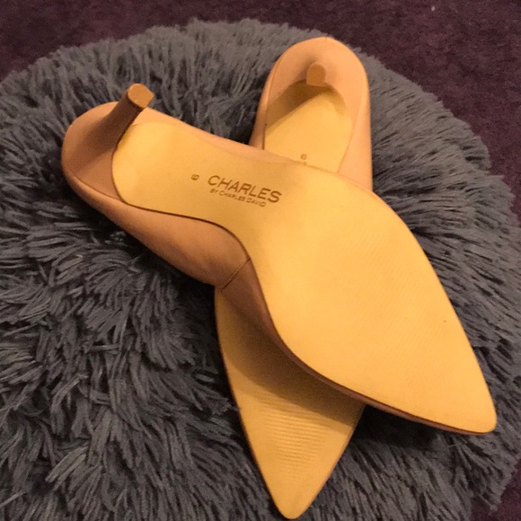 Nude Pointed toe pump heels - Picture 2 of 3